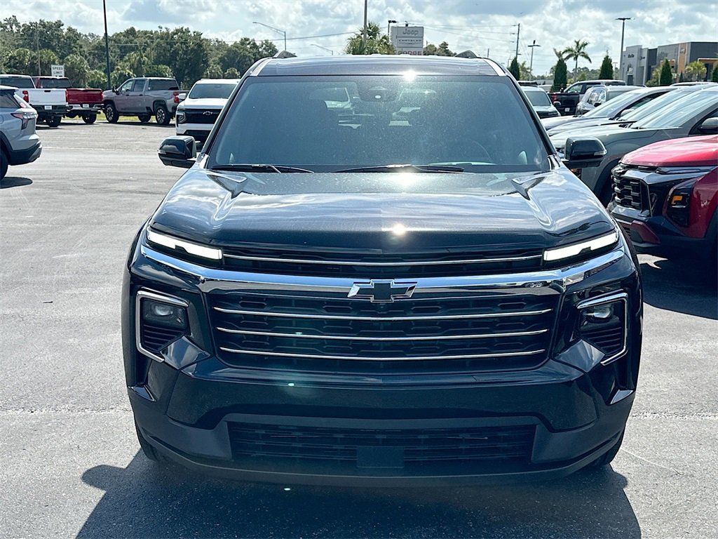 2026 Chevrolet Traverse L photo 2