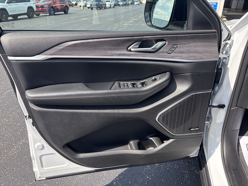 2023 Jeep Cherokee 4xe photo 21
