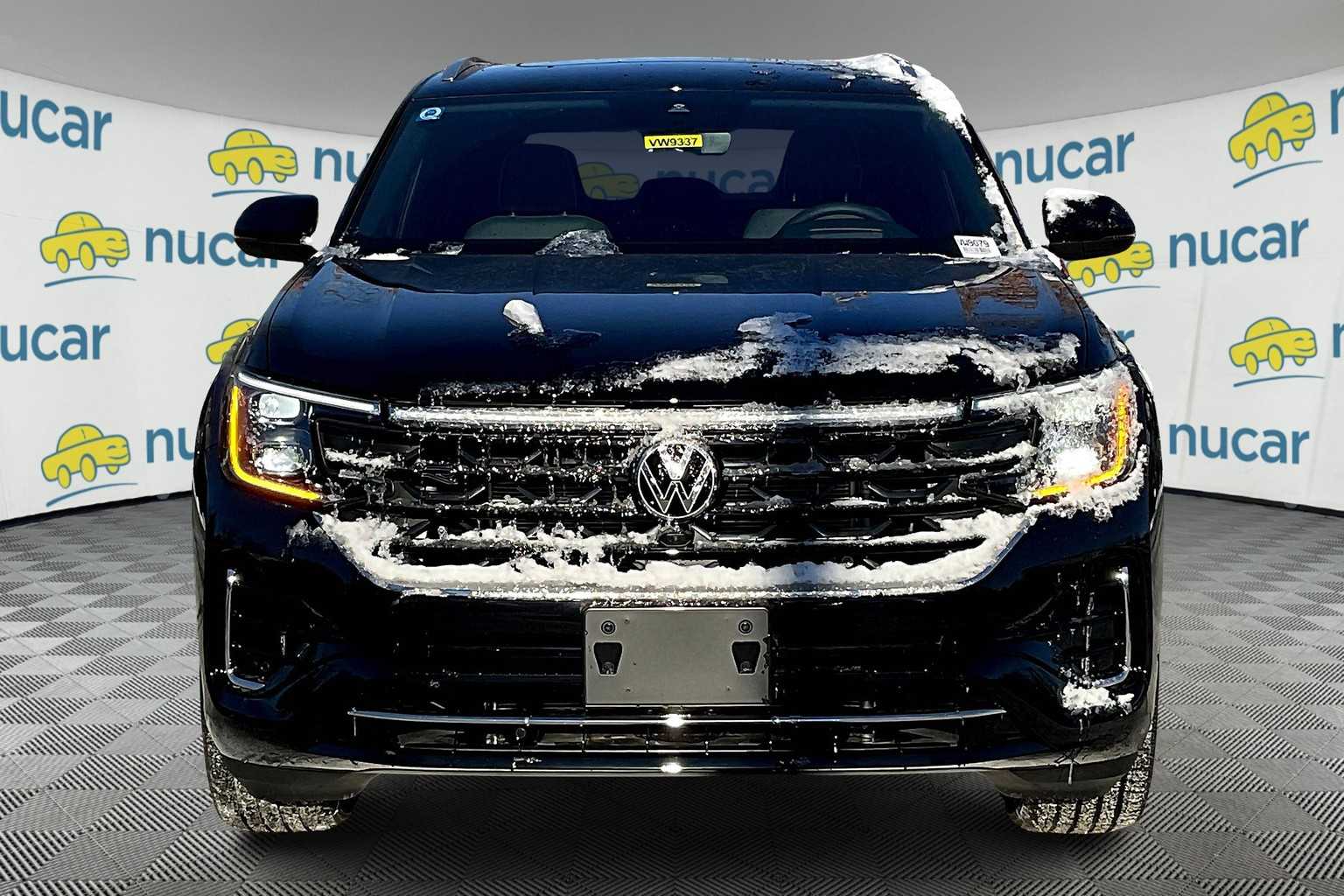 2025 Volkswagen Atlas Cross Sport SEL Premium R-Line photo 2