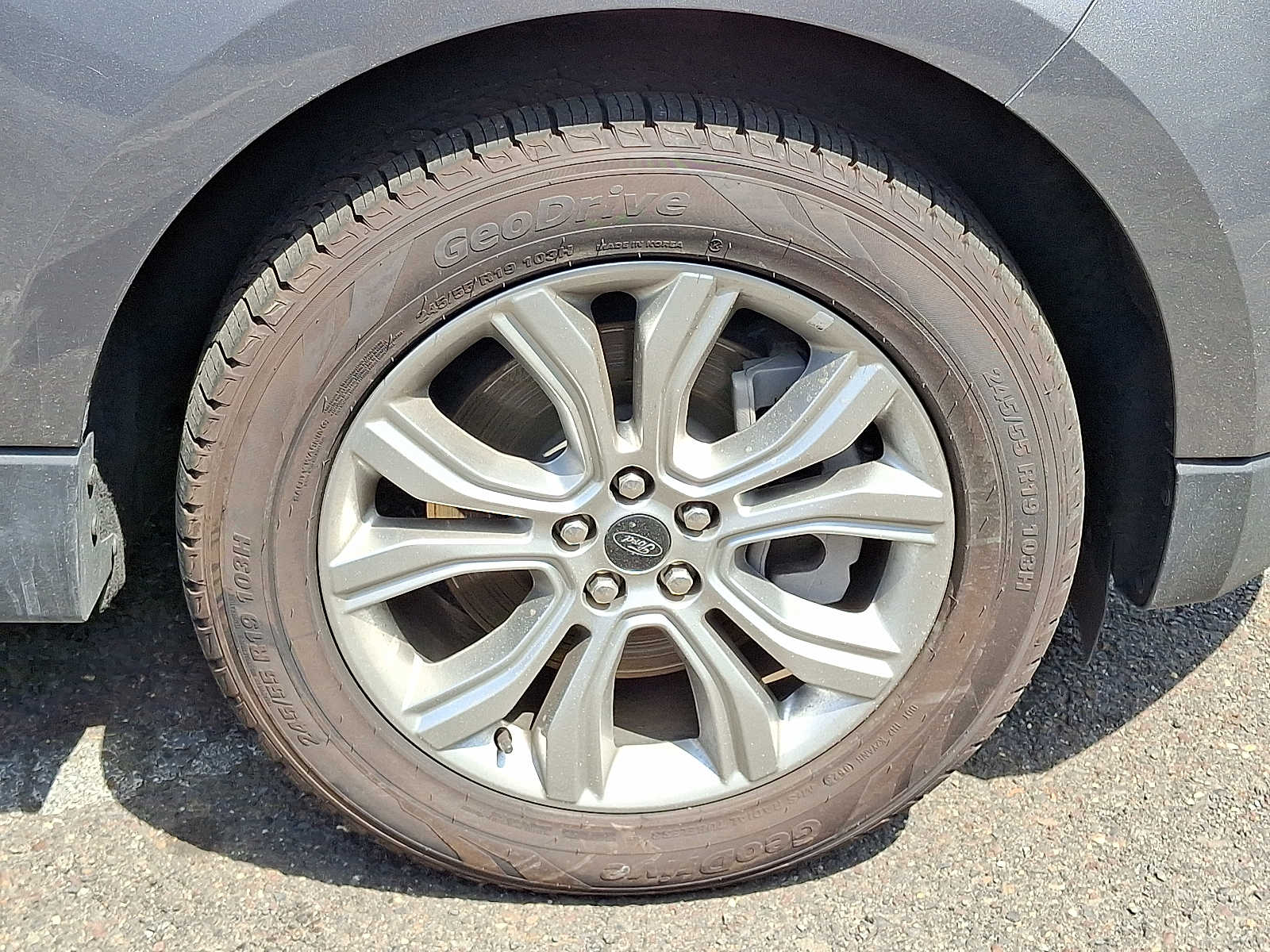 2024 Ford Edge Titanium photo 7
