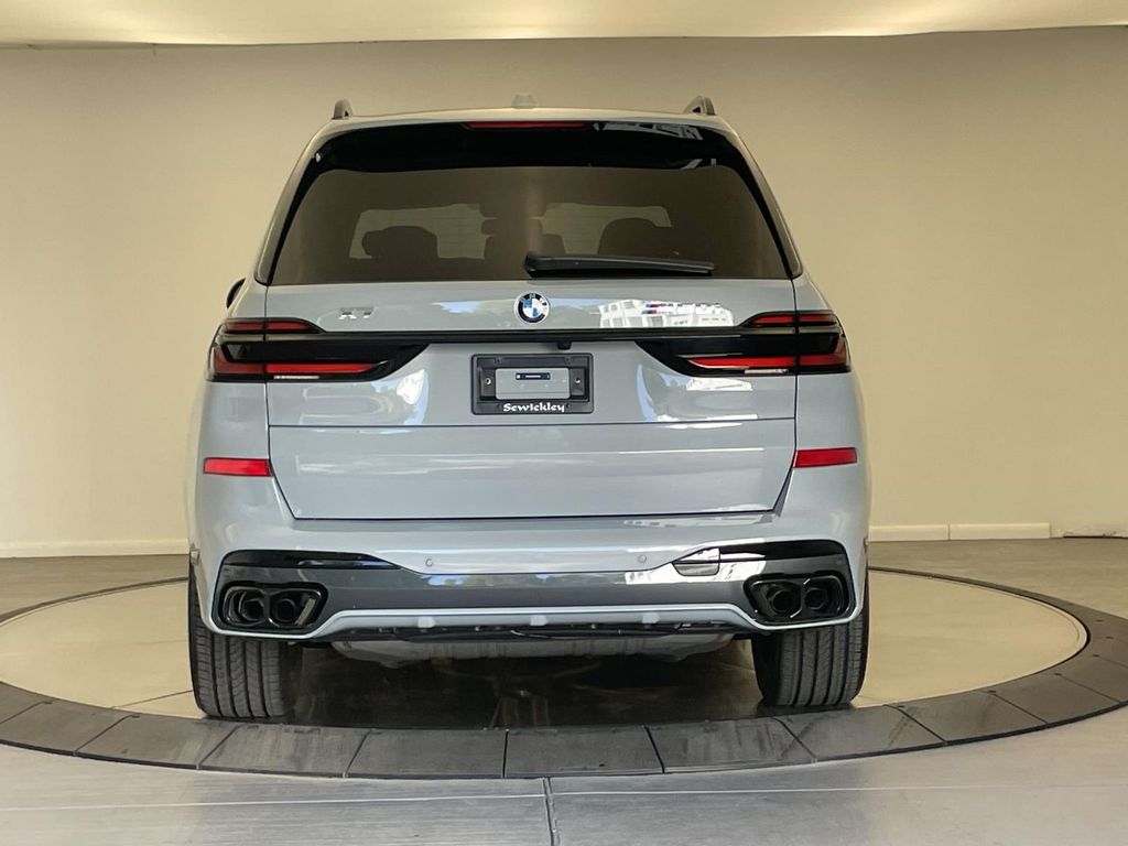 2026 Bmw X7 M60i photo 3