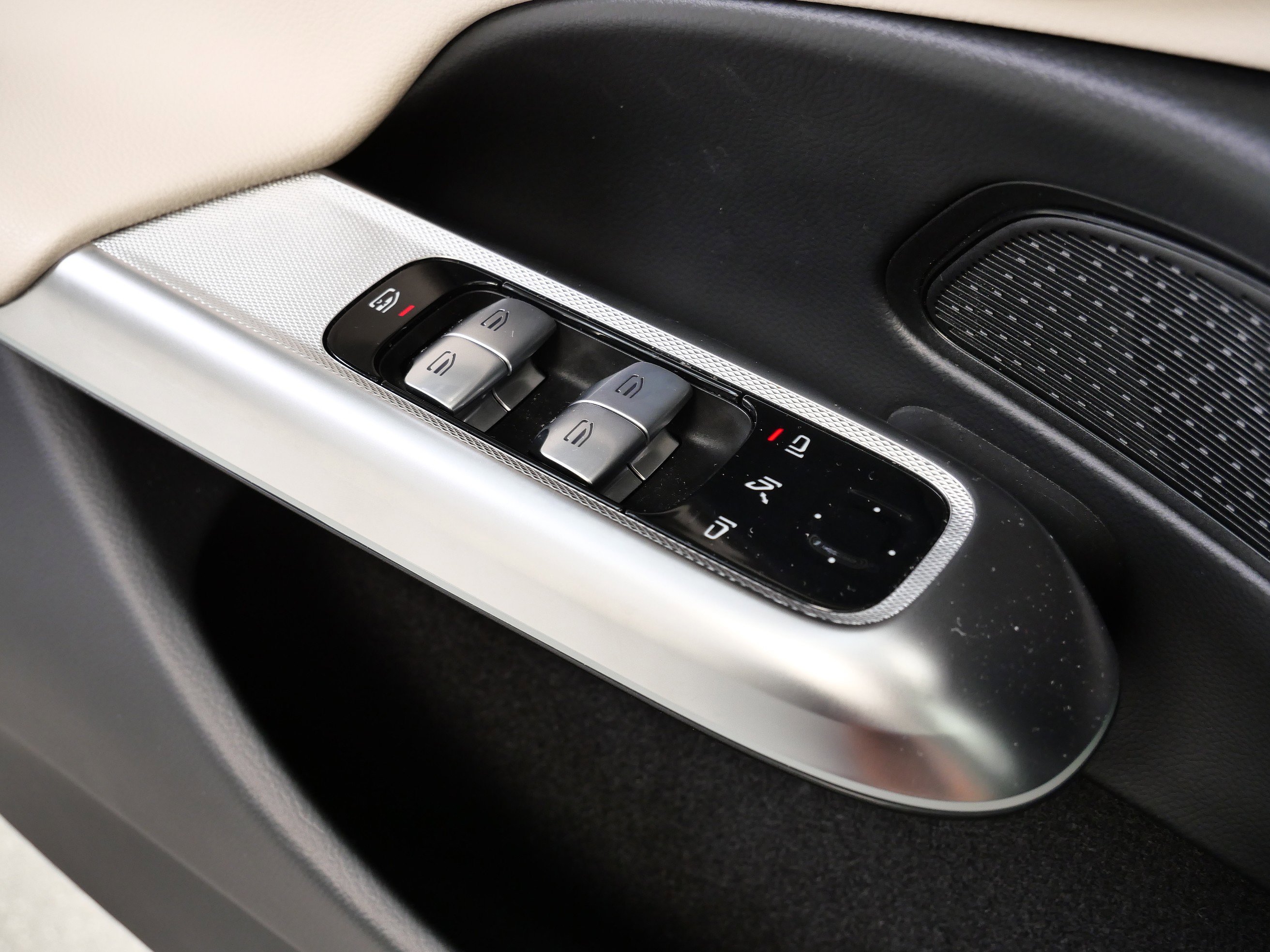2025 Mercedes Benz E 350 4MATIC photo 30
