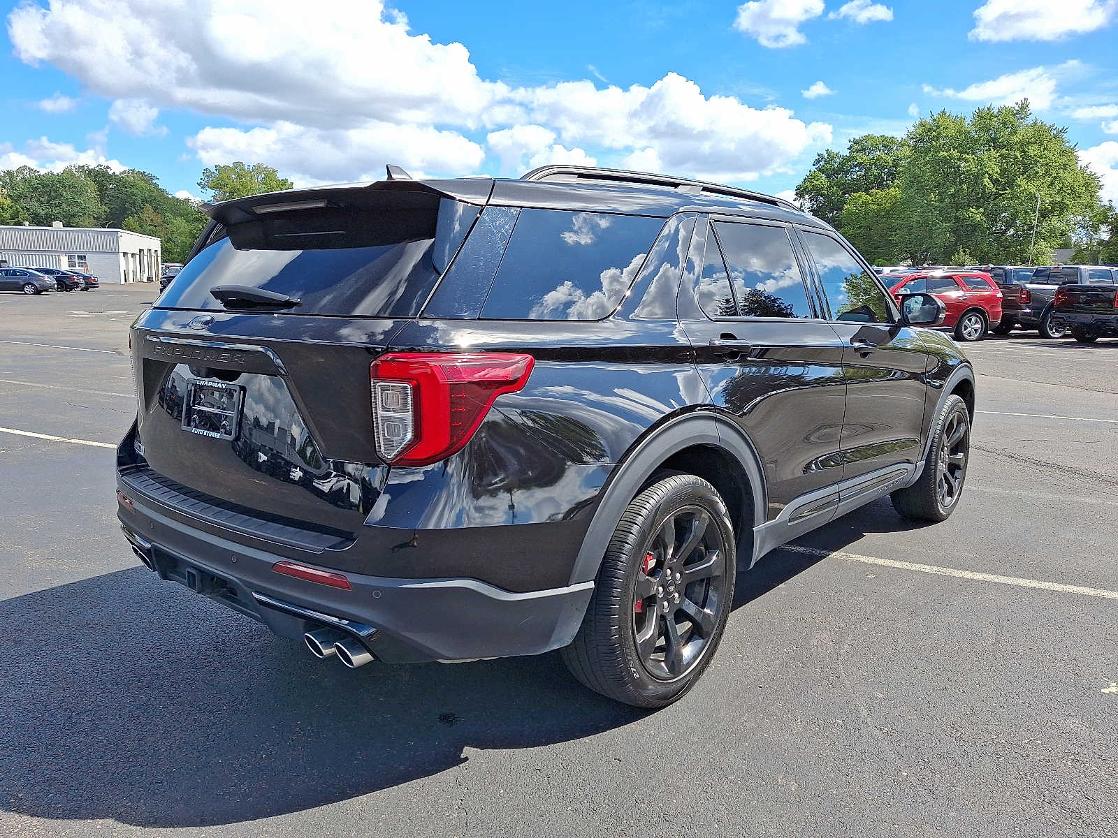 2023 Ford Explorer ST photo 2