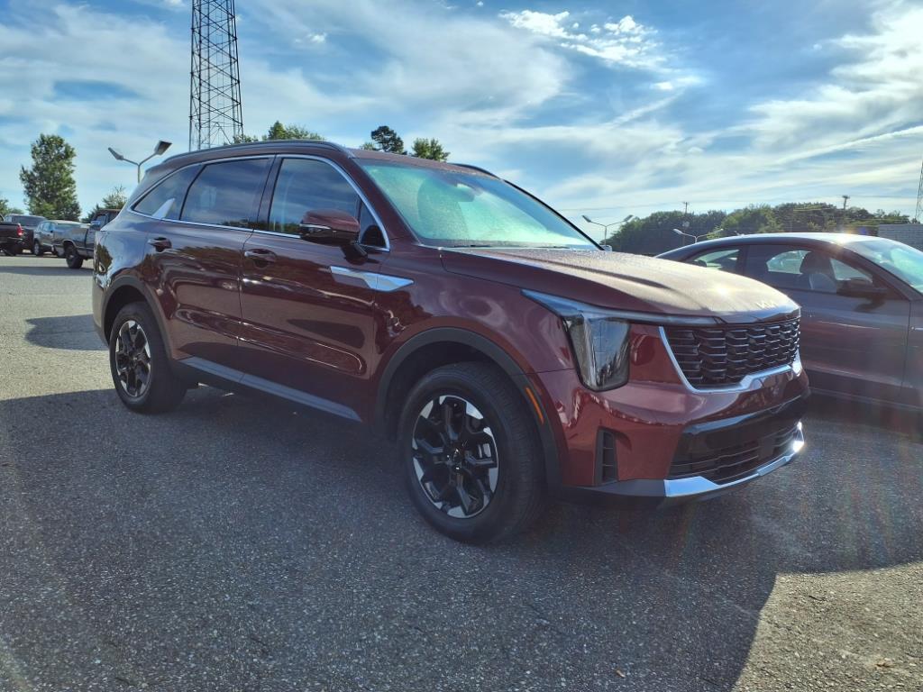 2025 Kia Sorento S photo 3