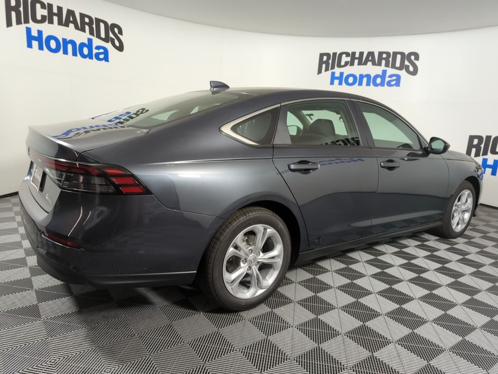 2025 Honda Accord LX 1.5T photo 4