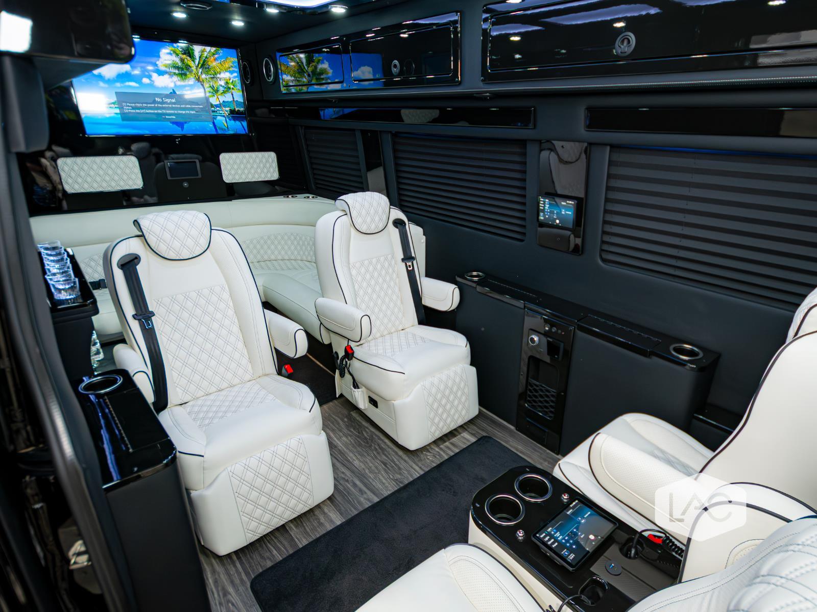 2024 Mercedes Benz Sprinter 3500 photo 2