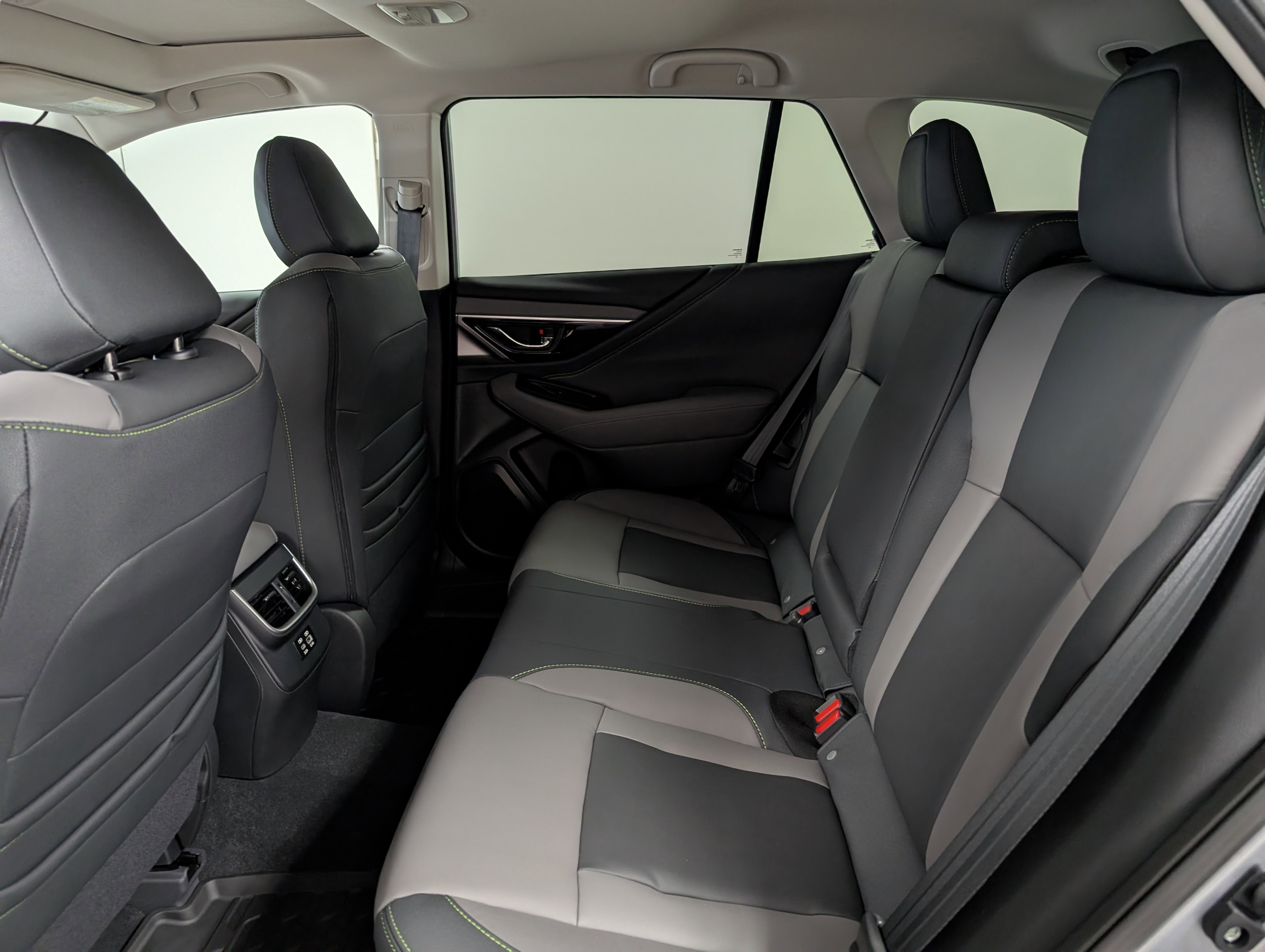 2025 Subaru Outback Onyx Edition photo 3