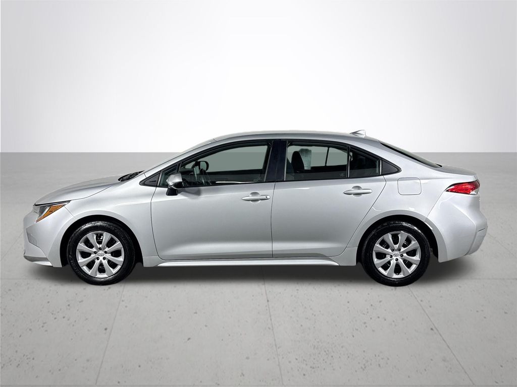 2020 Toyota Corolla LE photo 9