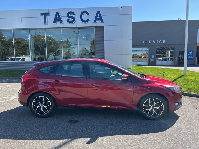 2017 Ford Focus SEL photo 8