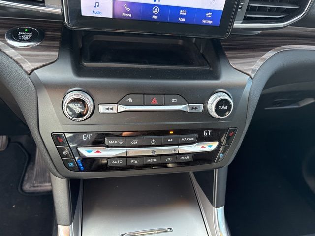 2020 Ford Explorer Limited photo 24