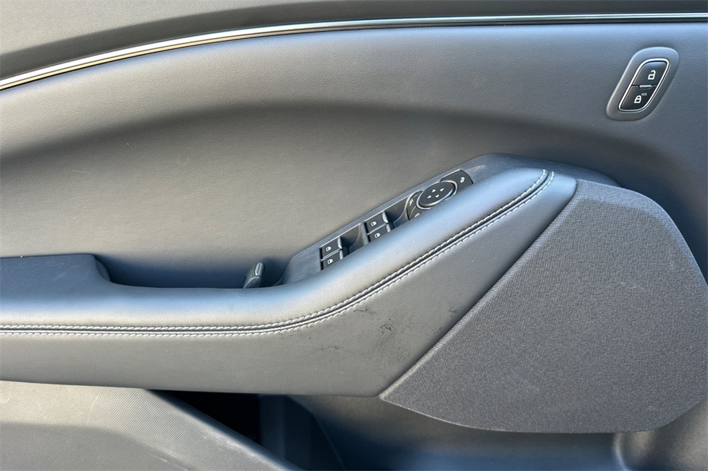 2025 Ford Mustang Mach-E Select photo 10