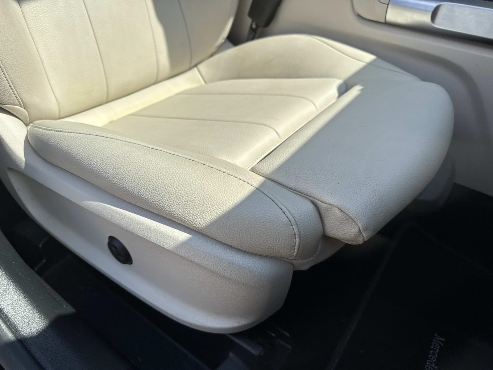 2020 Mercedes Benz GLB 250 photo 10