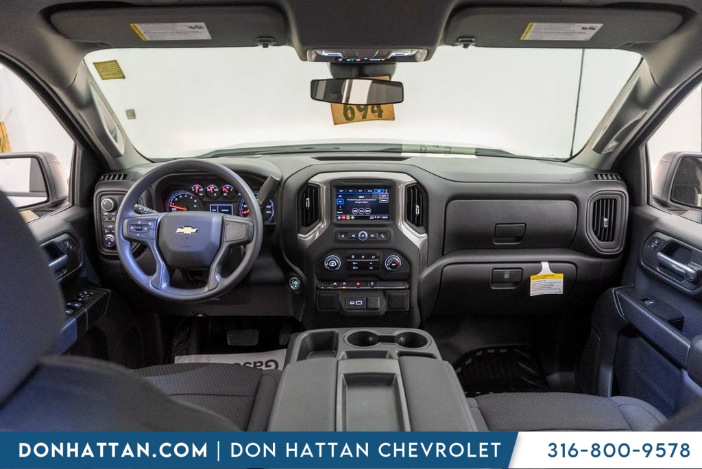 2025 Chevrolet Silverado 1500 photo 3