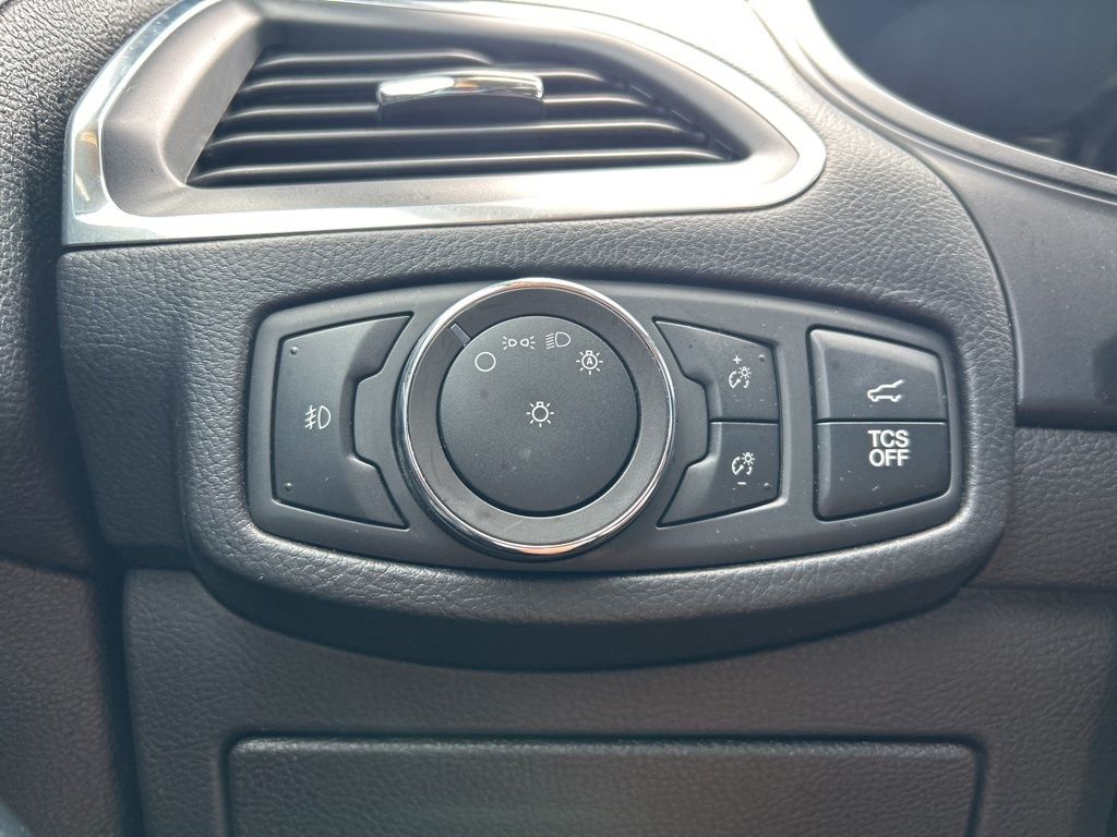 2022 Ford Edge Titanium photo 24
