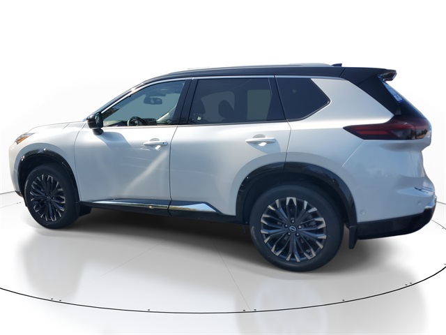 2026 Nissan Rogue Platinum photo 3