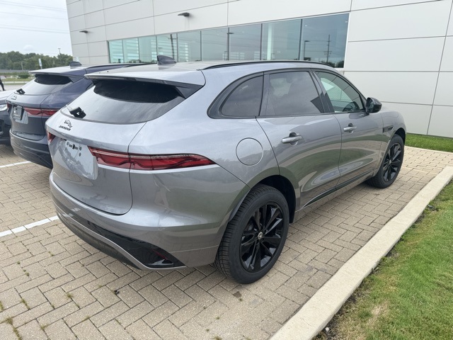 2025 Jaguar F-PACE R-Dynamic S P250 photo 2