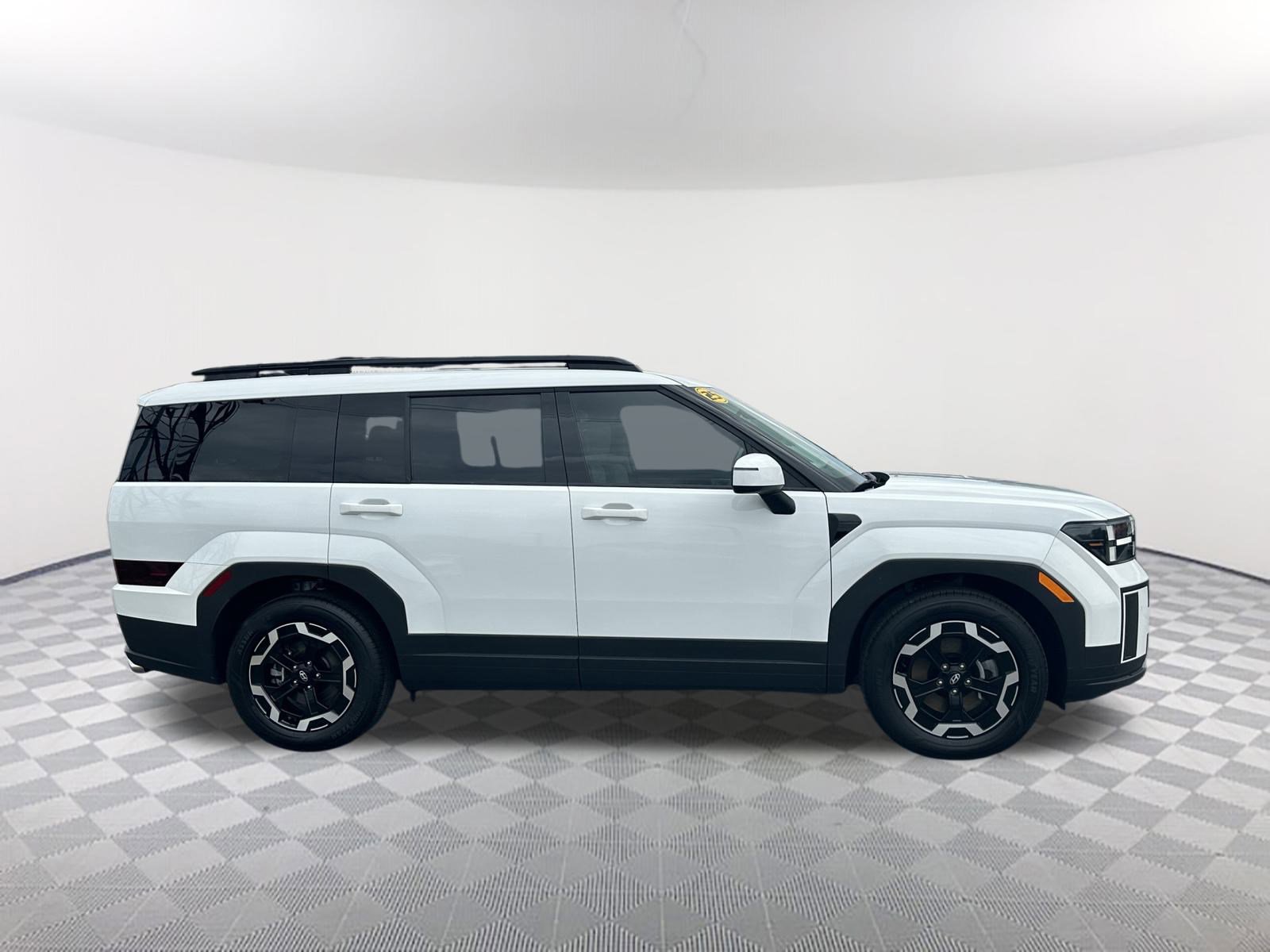 2025 Hyundai Santa Fe SEL photo 3