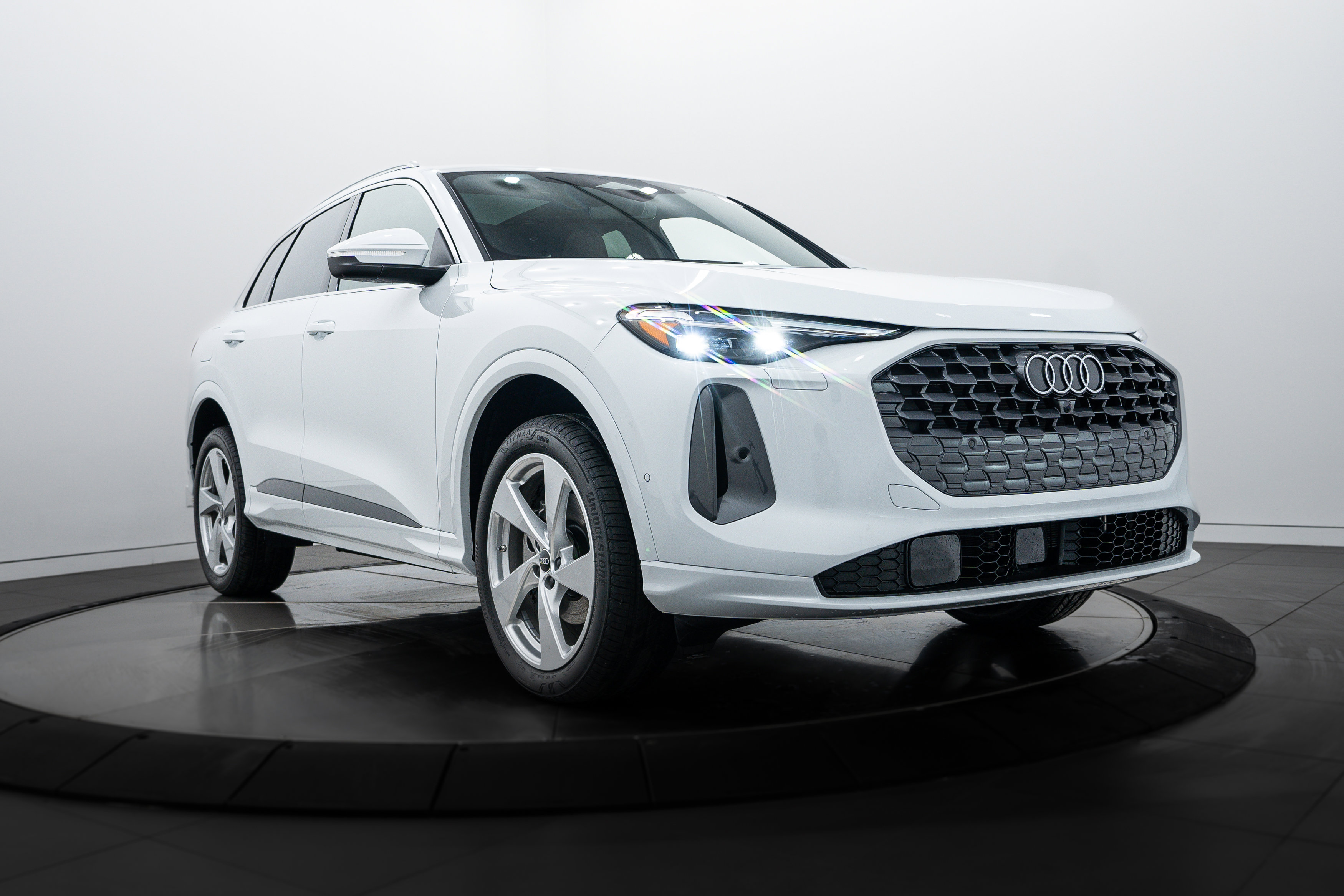 New 2025 Glacier White Audi Premium Plus image 1