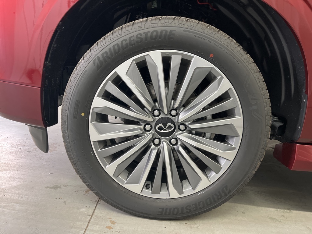 2025 Infiniti QX80 Luxe photo 4
