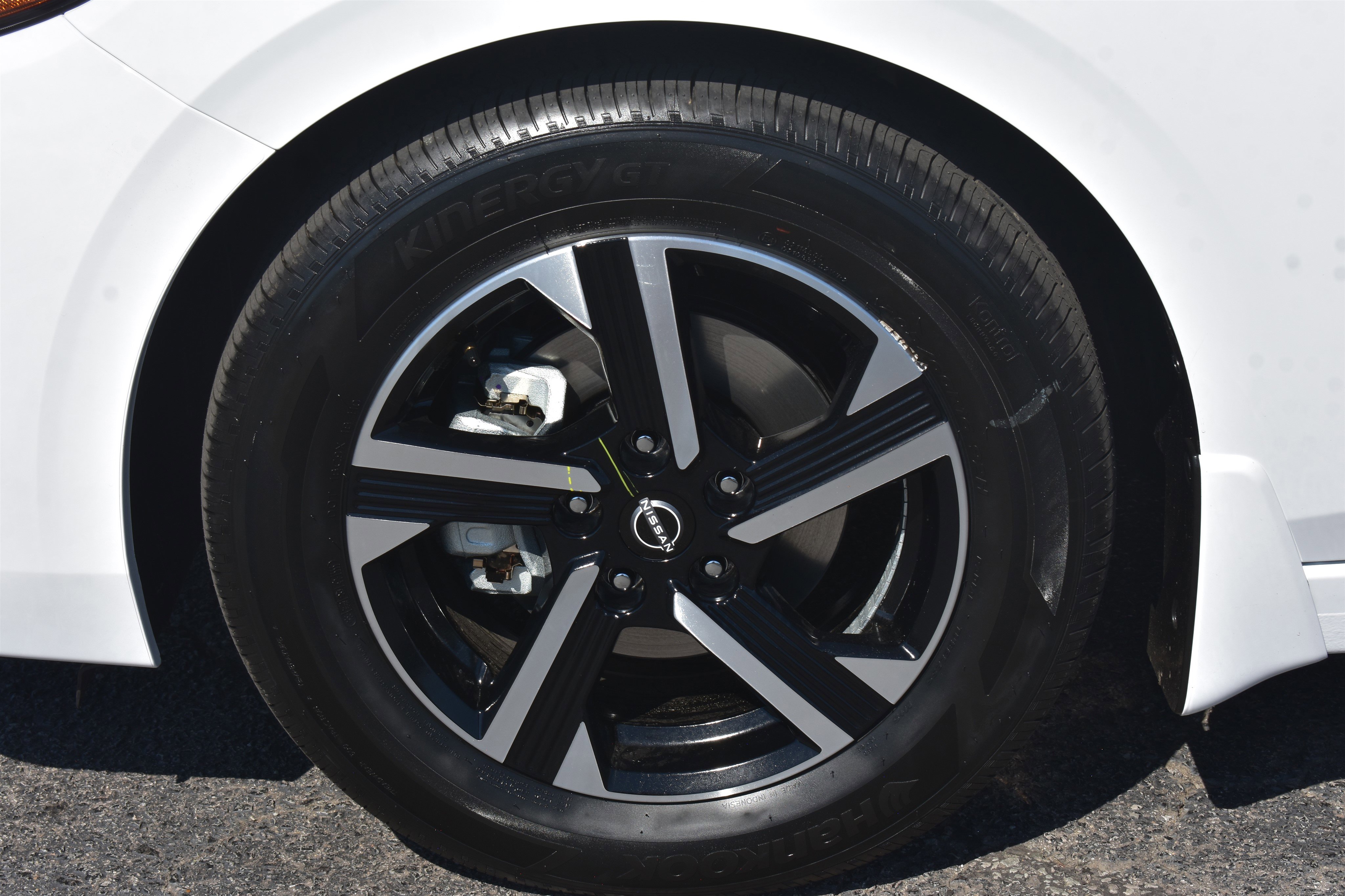 2025 Nissan Sentra SV photo 5