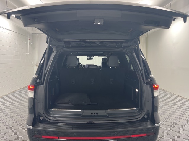 2023 Lincoln Navigator L Reserve photo 8