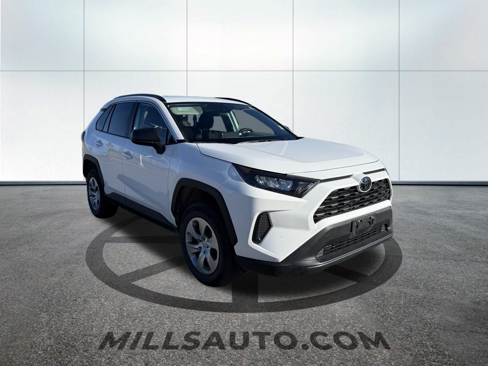 2021 Toyota RAV4 LE photo 3