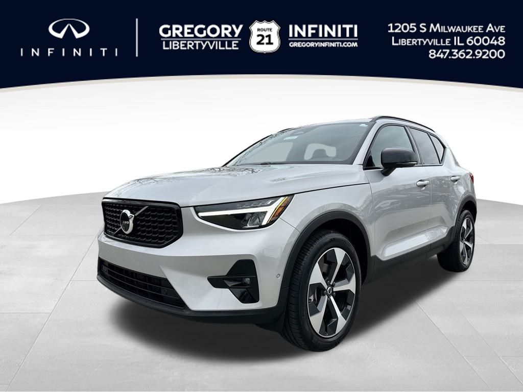 2025 Volvo XC40 Plus