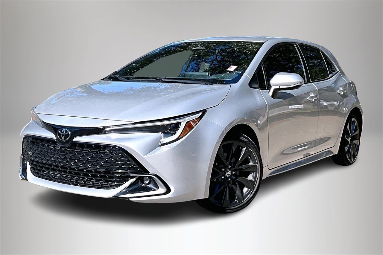 2024 Toyota Corolla Hatchback XSE's photo