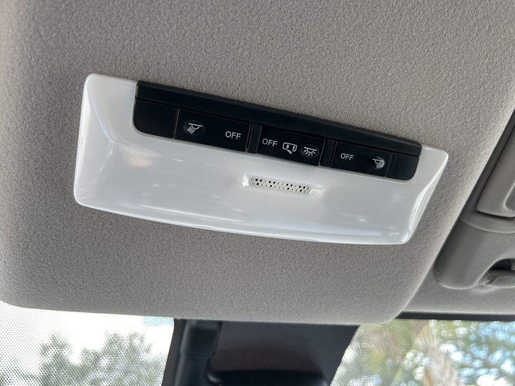2025 Nissan Versa SV photo 26