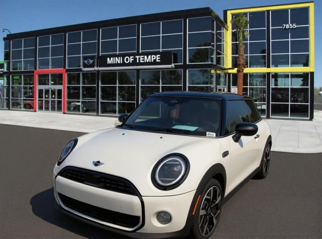 2026 MINI Hardtop 2 Door Oxford Edition's photo