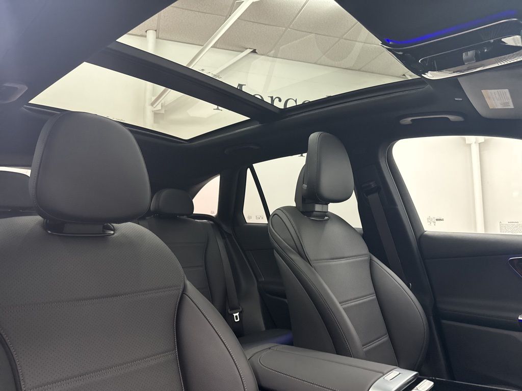 2026 Mercedes Benz GLC 300 photo 25