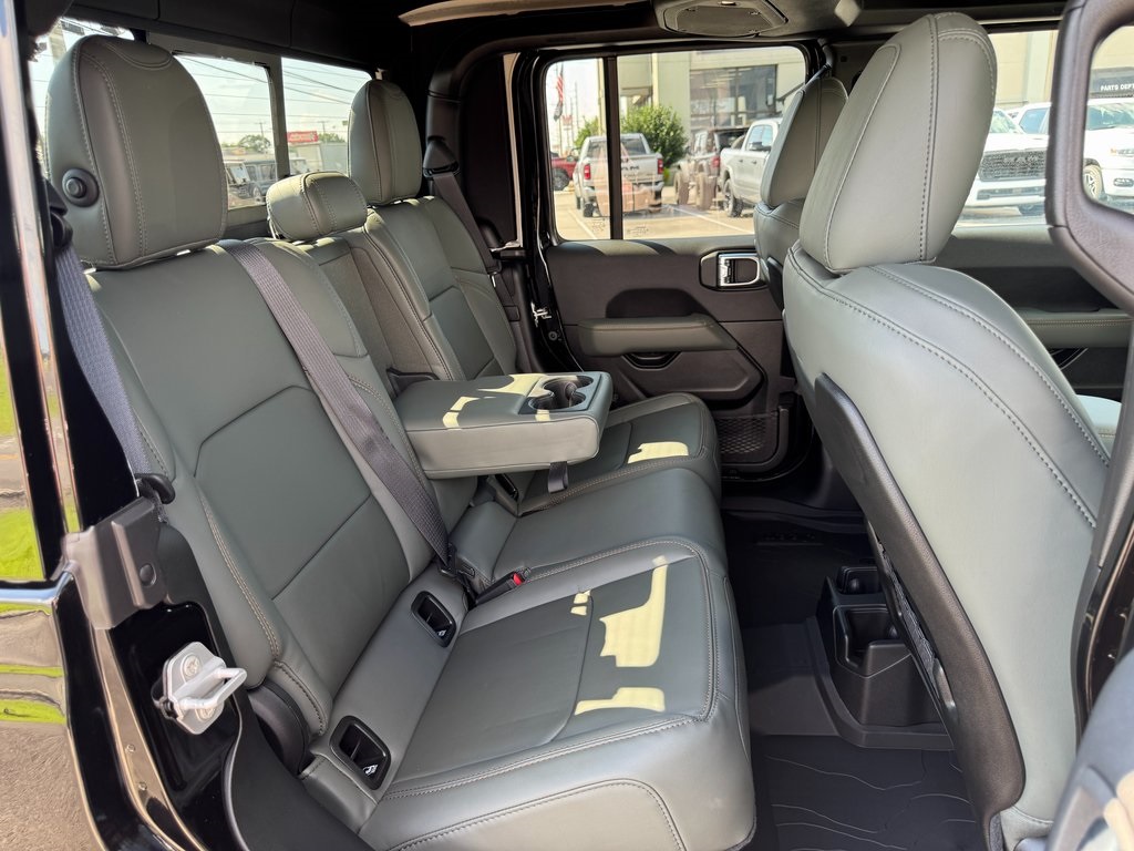 2025 Jeep Gladiator Mojave photo 14