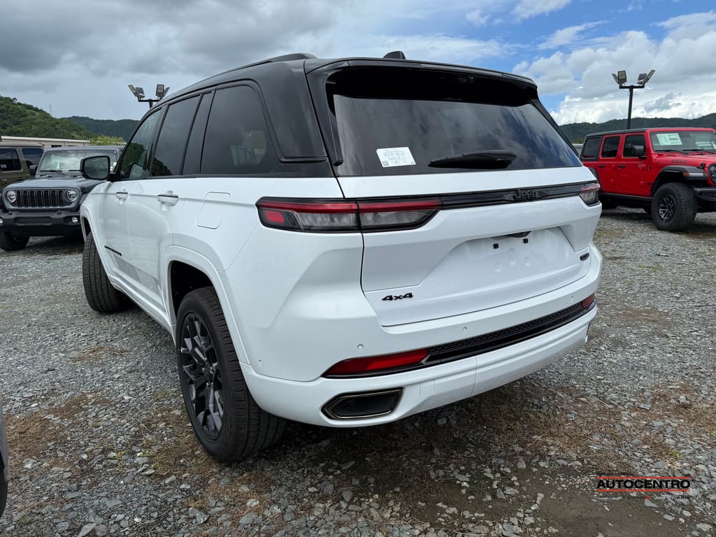 2025 Jeep Grand Cherokee Summit photo 2