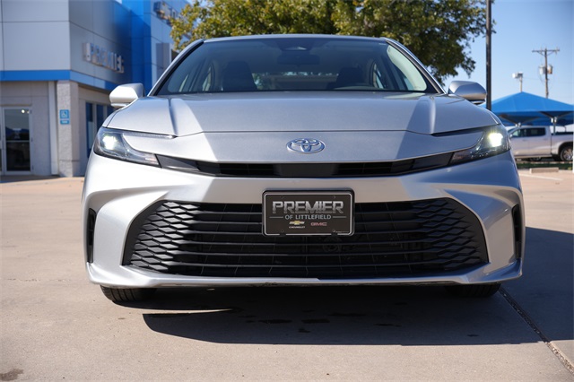 2025 Toyota Camry LE photo 3
