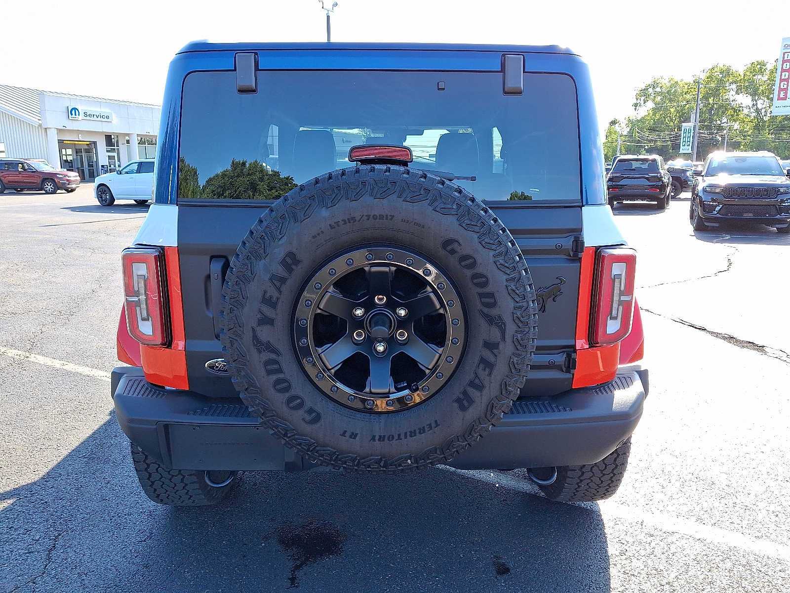 2025 Ford Bronco First Edition photo 3