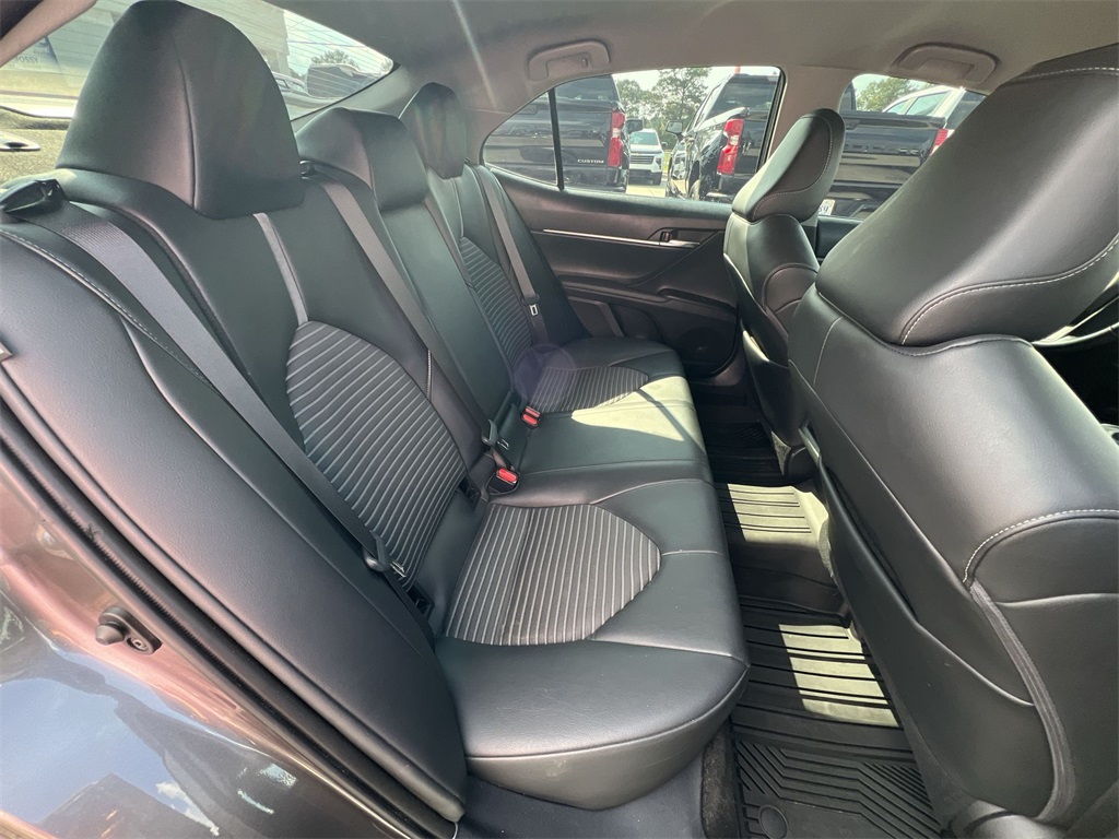 2022 Toyota Camry SE photo 29