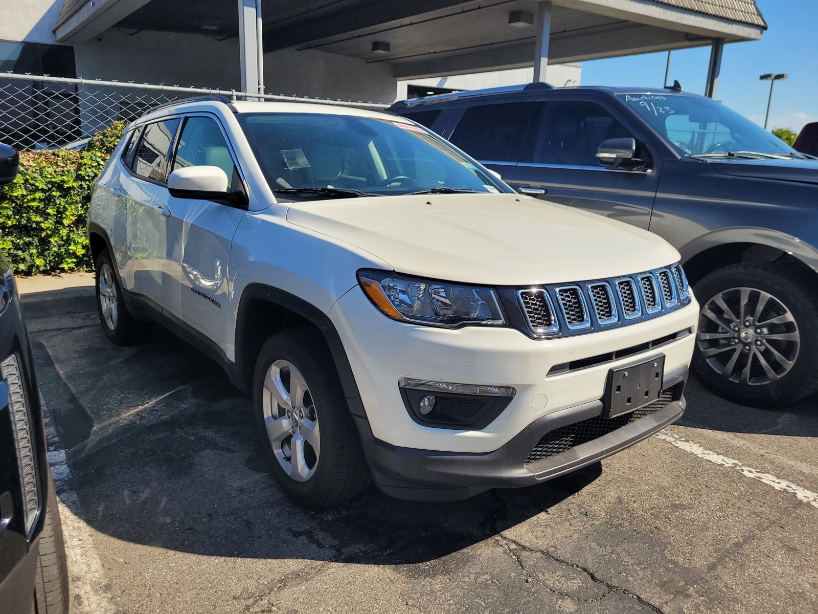 2018 Jeep Compass Latitude photo 2