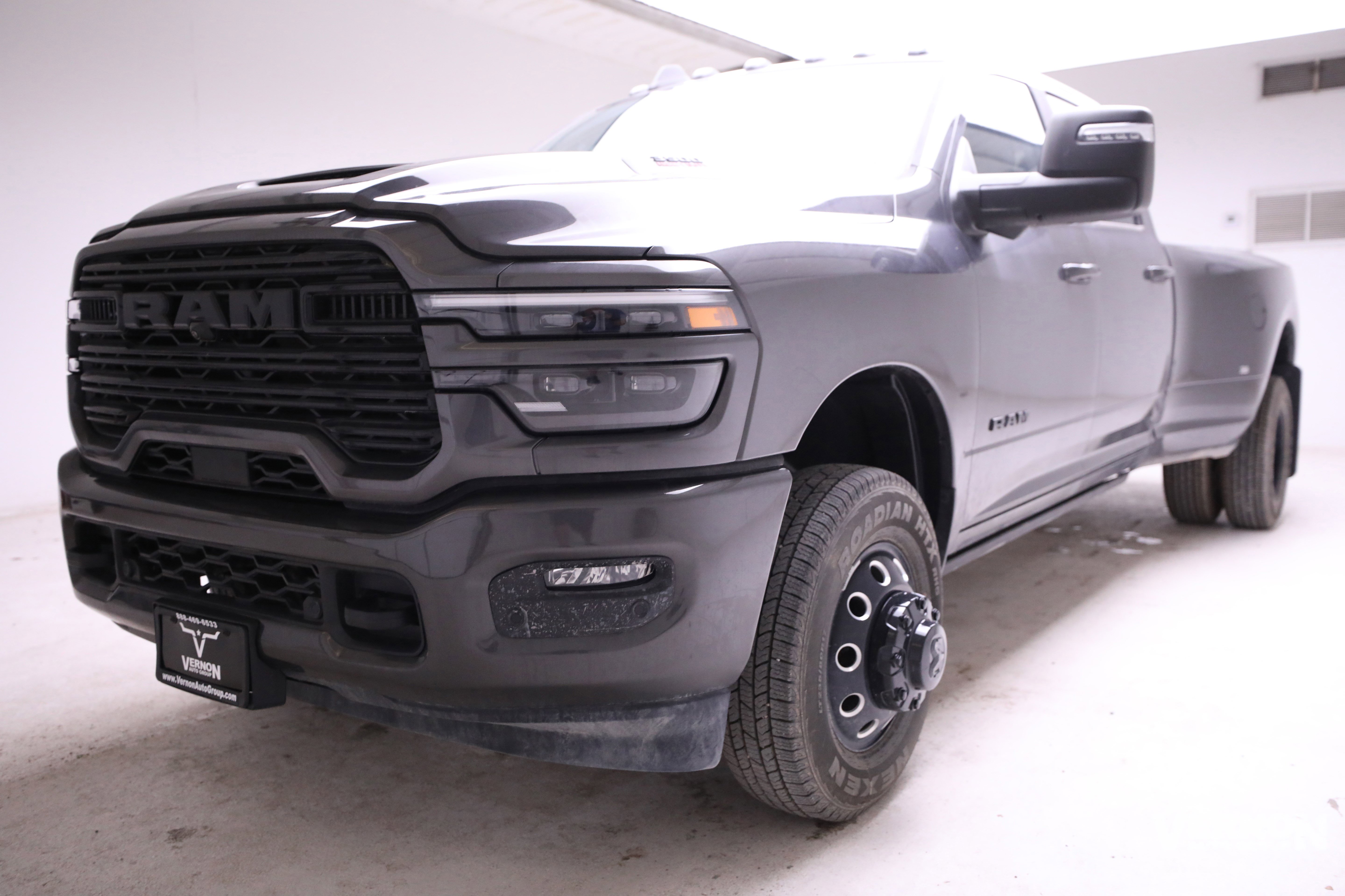 2025 RAM Ram 3500 Pickup Laramie's photo