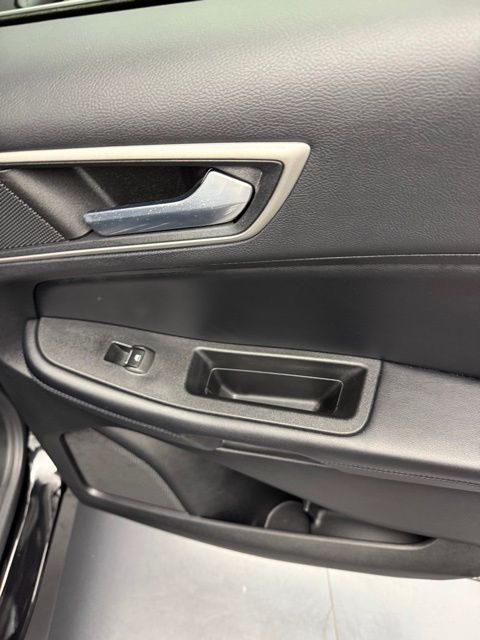 2022 Ford Edge SEL photo 46