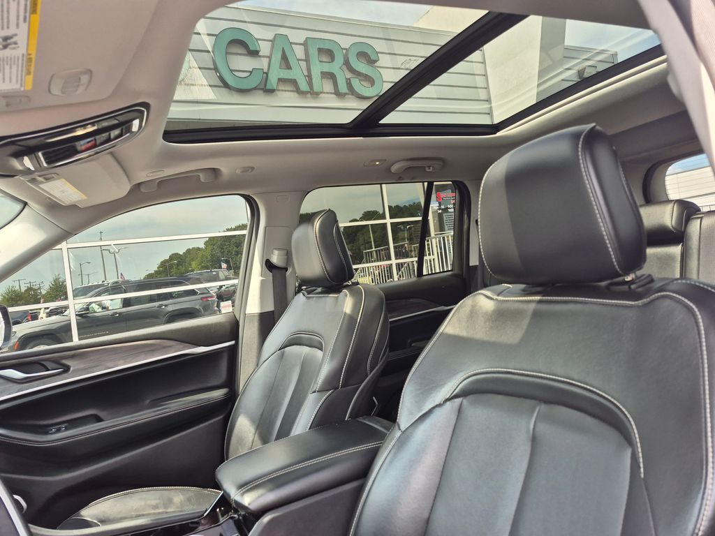 2022 Jeep Grand Cherokee Limited photo 10