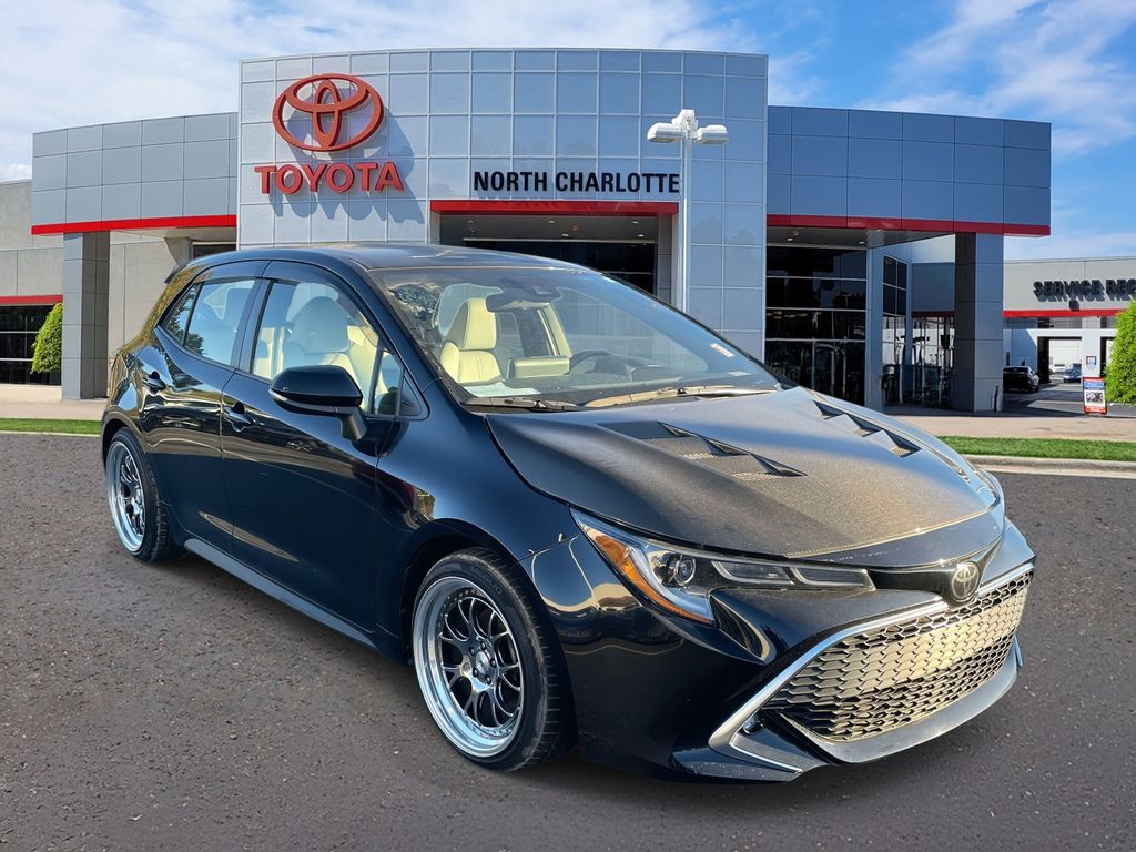 2021 Toyota Corolla Hatchback XSE's photo