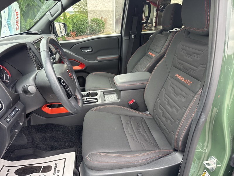 2023 Nissan Frontier PRO-4X Crew Cab photo 16