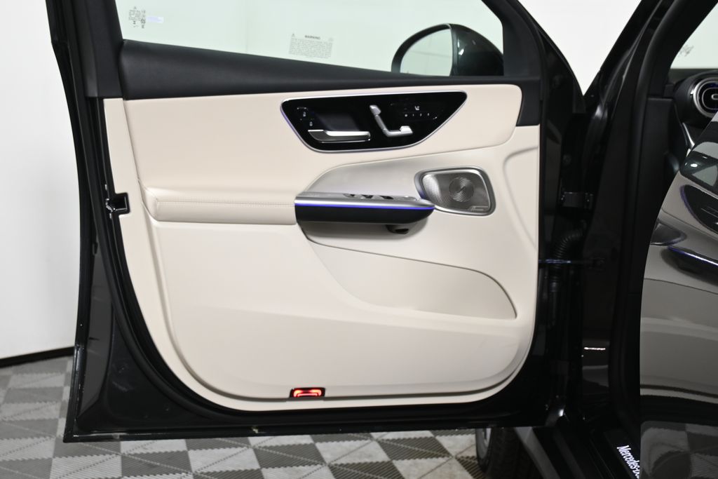 2025 Mercedes Benz GLC 300 4MATIC photo 21