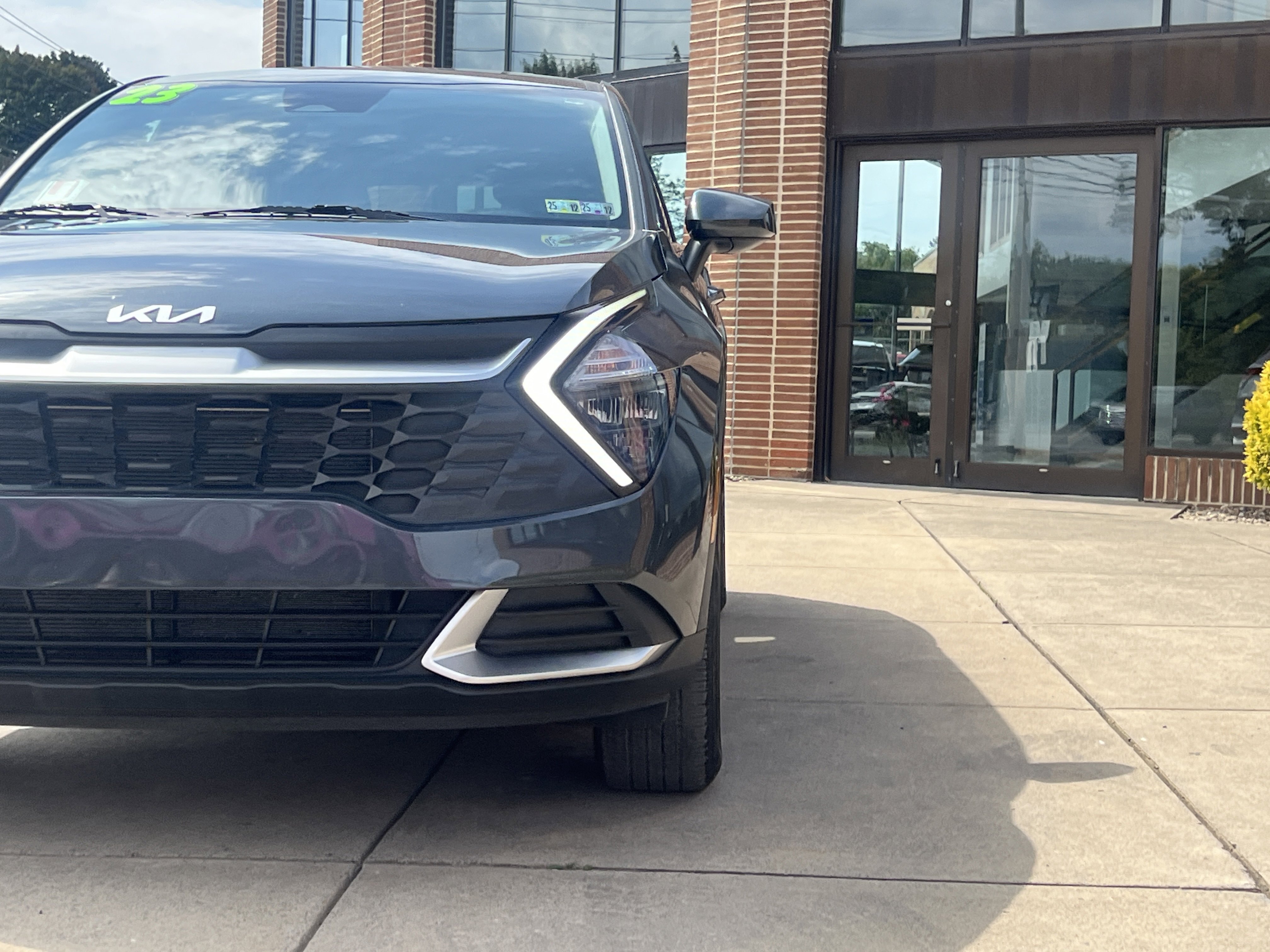 2023 Kia Sportage LX photo 2