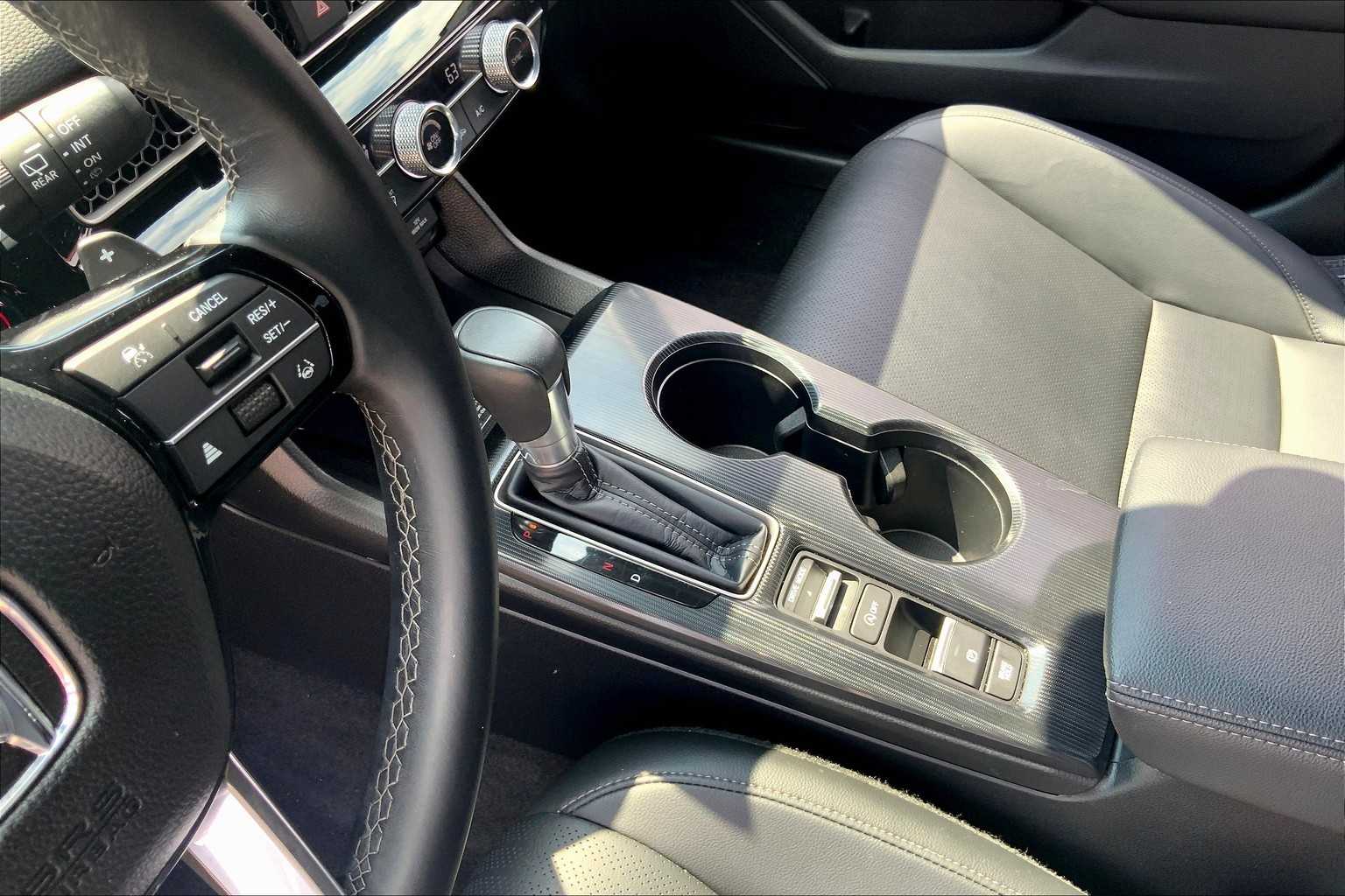 2024 Honda Civic Hatchback Sport Touring photo 15