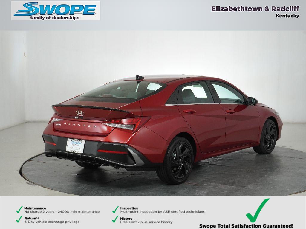 2026 Hyundai Elantra SEL Sport photo 3