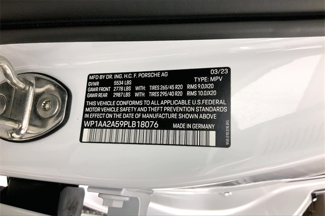 2023 Porsche Macan T photo 27