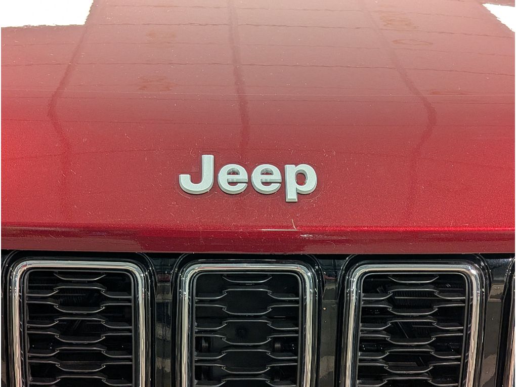 2024 Jeep Grand Cherokee Limited photo 3