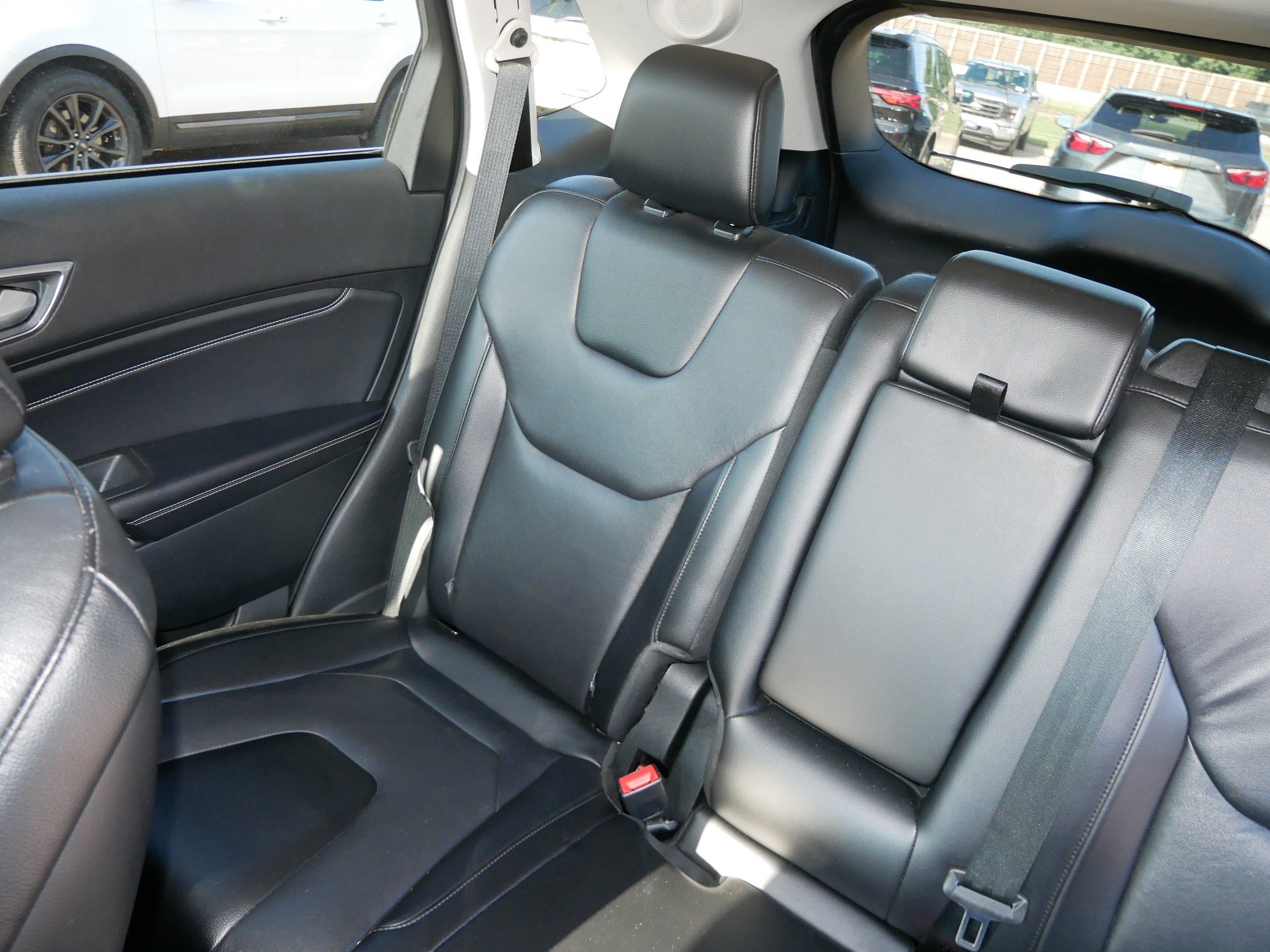 2022 Ford Edge Titanium photo 12