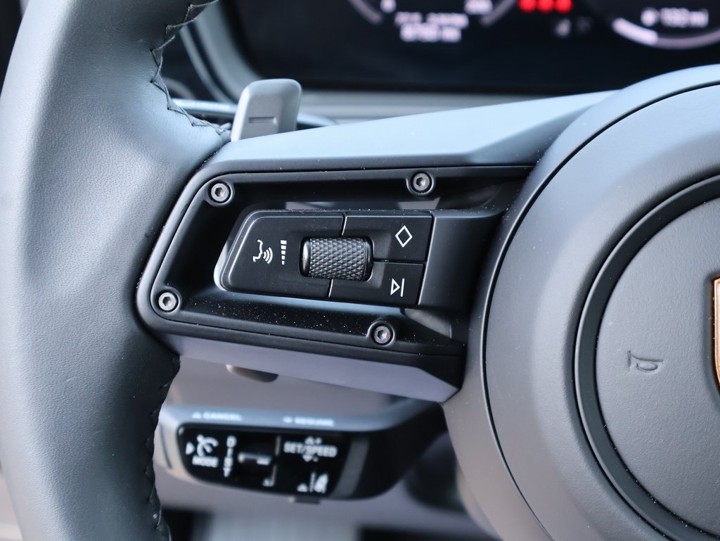 2025 Porsche Cayenne Coupe S photo 26